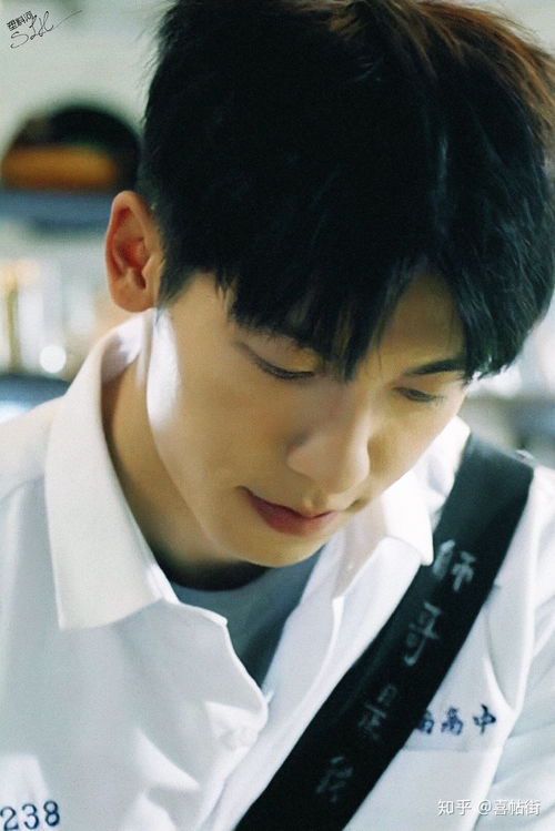 《想见你》男主:穿越时空的深情与救赎