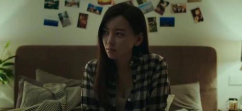 《当爱走到尽头：分手前夕的沉默与挣扎》