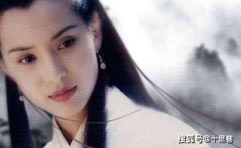 **小龙女与杨过为何定下十六年之约？**
