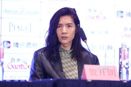火烧岛换轮胎:揭秘女主角身份与影片幕后故事